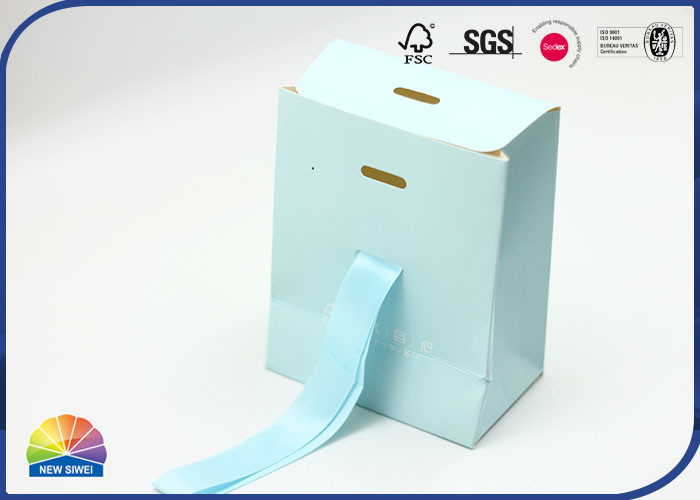 Bolso de empaquetado de papel azul Matte Lamination With Ribbon del color de Pantone